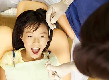 子どものころにむし歯になると永久歯に影響します